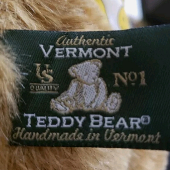 Authentic Vermont Teddy Bear - Picture 9 of 10